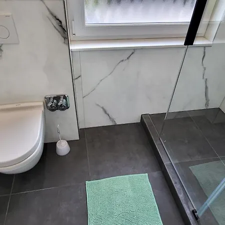 Stilvolle 3 Zimmer Wohnung Waiblingen, Flexible Anreise, 16 Min Stuttgart Apartamento *