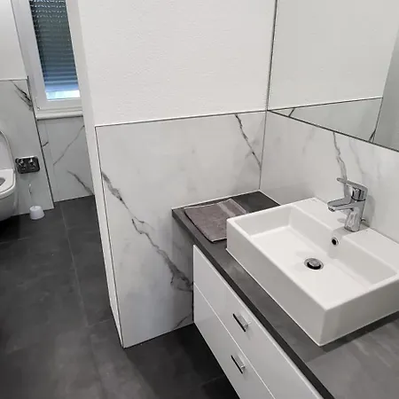 Stilvolle 3 Zimmer Wohnung Waiblingen, Flexible Anreise, 16 Min Stuttgart Apartamento *
